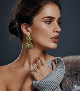 Solvéra Mini Aura Studs