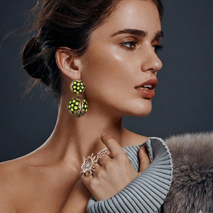 Solvéra Mini Aura Studs