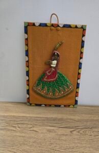 Plumes of the puppet